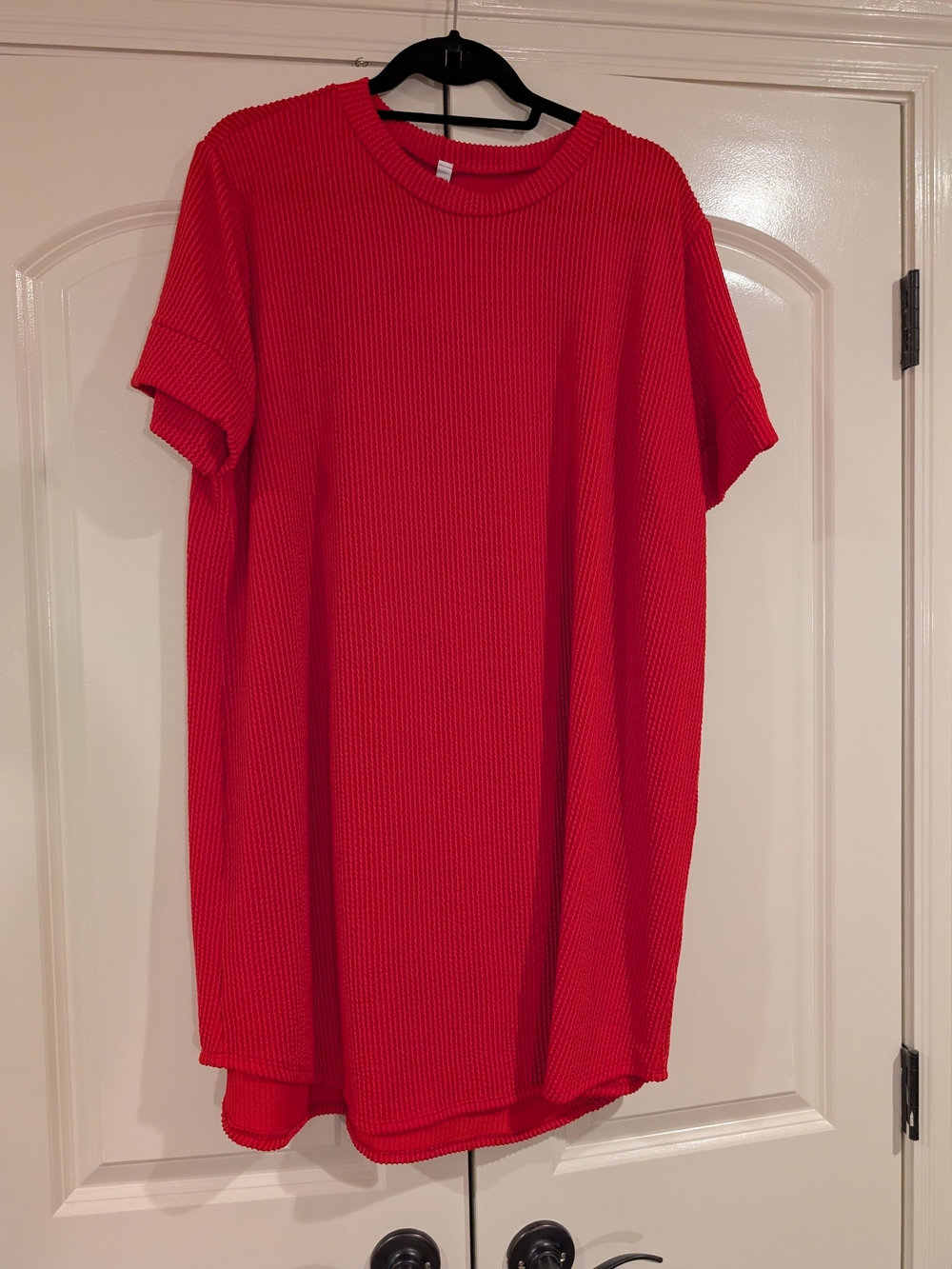 Ribbed Short-Sleeve Midi Dress in Vibrant Red